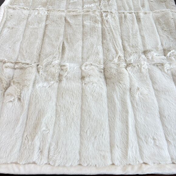 Pottery Barn Faux Fur Throw Blanket Ivory White Cozy Plush 50" x 60" - Picture 8 of 8